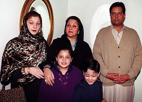 Kulsoom Nawaz (C), wife of ousted Pakistani prime minister Nawaz Sharif, poses with her daugther Maryam Safdar (L), son-in-law Mohammad safdar (R), grandson Junaid and granddaughter Mehrun Nisa .(Photo | AFP)
