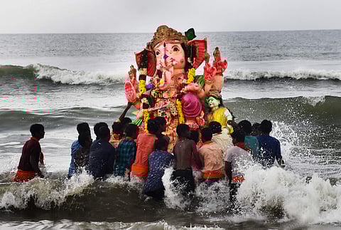 Vinayaka idol immersion passes off peacefully in Chennai