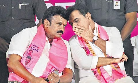 No lip reading: Ministers KT Rama Rao and Talasani Srinivas Yadav converse at Jalavihar in Hyderabad  | Sathya Keerthi
