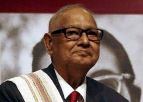 Rakhshanda Jalil in 'Shahryar: A Life in Poetry' writes that Shahryar also never bemoaned the futility of communication or resort to the use of dense, impenetrable images and idioms.