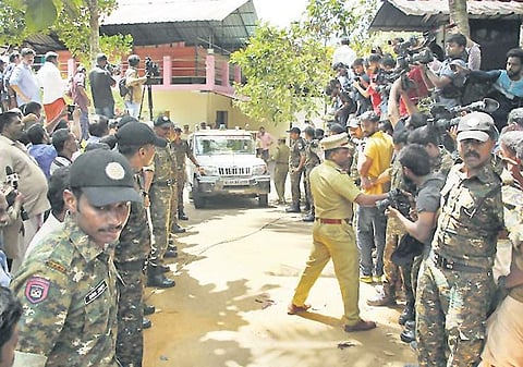 Police bringing Bishop Franco Mulakkal for collecting evidence at  Kuravilangad convent in Kottayam | Vishnu prathap