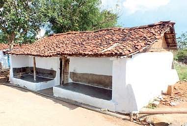The abandoned ancestral house of Rajkumar in Gajanur that was to be converted into a memorial | ra Mahadev