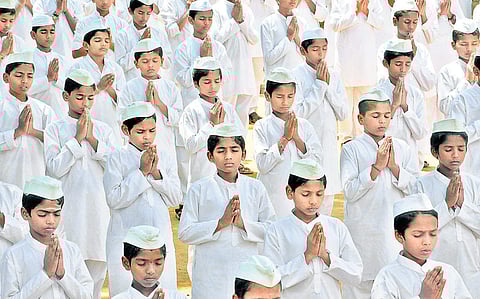 Students of Gandhi Grameen Gurukul in Hosaritti village of Haveri,