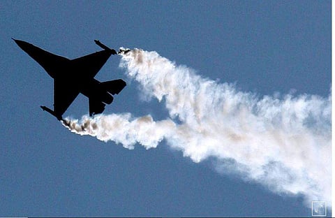 A U.S. Lockheed Martin F-16 flies during an air display at the Farnborough International Air Show, Hampshire (File photo | REUTERS)