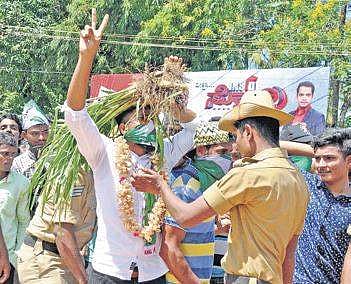 JD(S) workers celebrate in Ullal