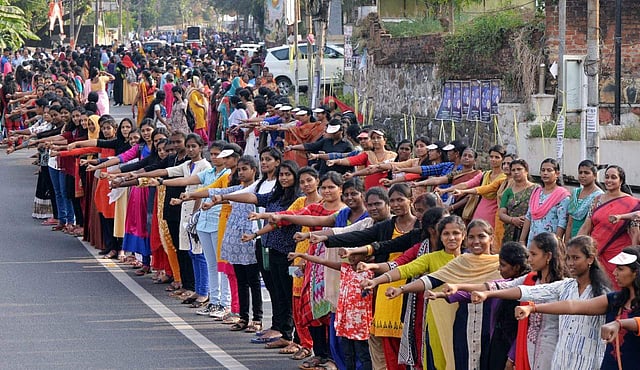 Kerala Minister for Health and Family Welfare KK Shailaja became the starting point of the women’s wall in northern district of Kasaragod, while CPI-M Politburo member Brinda Karat stood as the last link of the wall in the southern tip of Thiruvananthapuram. (Photo | Vincent Pulickal/EPS)
