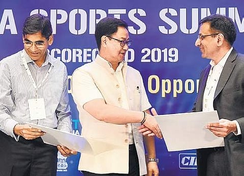 Sports Minister Kiren Rijiju (C) in New Delhi on Thursday. (Photo | EPS/Parveen Negi)