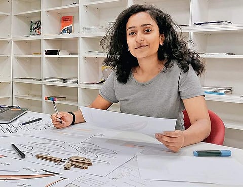 Bengaluru girl creates 'Fleo', a writing aid for those with Parkinson’s tremors