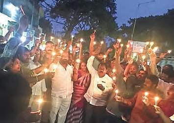 Candlelight vigil held in memory of RTC driver Srinivas Reddy in Hyderabad on Sunday