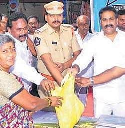 YSRC Tenali MLA Annabathuni Siva Kumar launches vegetables for plastic campaign (Photo |EPS)