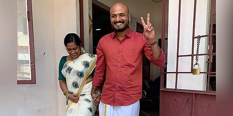 Rincy Abraham (L) and John Pius