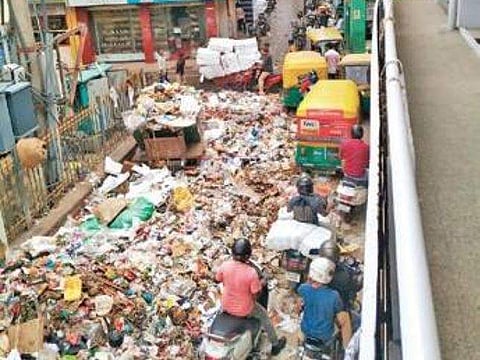 A stinky lane in Sultanpet where BBMP tippers regularly dump garbage  | Express