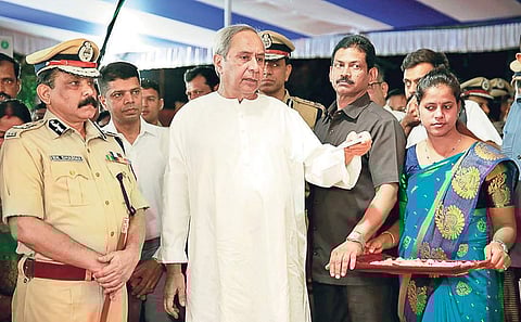 Chief Minister Naveen Patnaik launching ‘Mo Sarkar’ programme at Saheed Nagar police station in Bhubaneswar on Wednesday. Also seen are DGP B K Sharma, Secretary, 5T, V Karthikeyan Pandian and Police Commissioner Sudhanshu Sarangi (Photo | EPS)
