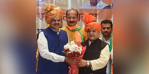 Maharashtra CM Devendra Fadnavis along with Union Minister Narendra Singh Tomar during a meeting to announce Maharashtra BJP legislature party leader, in Mumbai. (Photo | PTI)