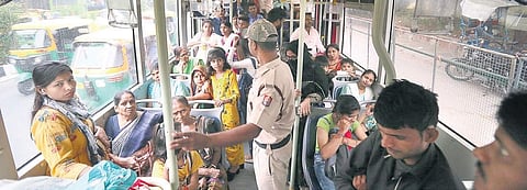 The free of cost travel scheme for women in Delhi public buses kicked off on Tuesday, on the occassion of Bhai Dooj. (Photo | Arun Kumar)