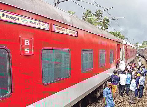 The coaches of Thiruvananthapuram-Lokmanyatilak Netravati Express lying idle near Pettah railway station after the engine and two coaches got disconnected from the rest and went ahead unaware of the development in Thiruvananthapuram on Wednesday | B P Dee