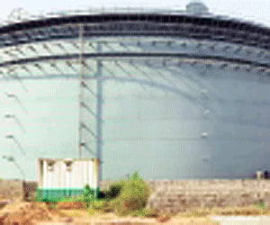 A huge crude oil storage tank at MRPL plant (Photo | EPS)