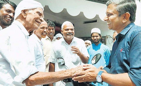 LDF candidate Manu Roy seeking votes from people at Kaloor Juma Masjid on Thursday