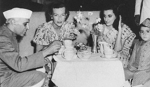 Edwina Mountbatten (in the middle) having tea with Jawaharlal Nehru, his daughter Indira Gandhi, and her son Rajiv. (Photo | File, PTI)