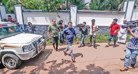 The scientific team of police arriving at the Ponnamattam house. (Photo | EPS)