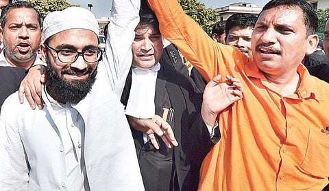 Communal harmony in display outside the Supreme Court premises after the historic verdict. (Photo/EPS)