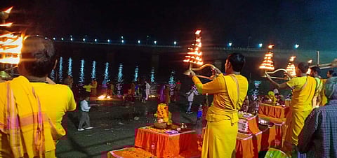Ayodhya after Verdict: Devotees gather at river Saryu for special aarti