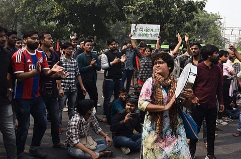 Students protest outside JNU. (Photo | Parveen Negi, EPS)