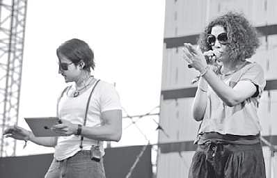 Hari Singh and Sukhmani Malik at one their Delhi gigs