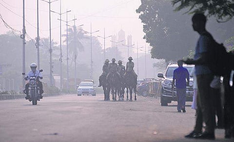 A thick blanket of smog engulfs the city, at Wallajah road in Chennai. (File Photo | EPS, Debadutta Mallick)