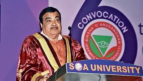 Union Minister Nitin Gadkari addressing the 6th convocation of SOA University in Bhubaneswar on Saturday (Photo | EPS)