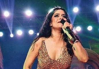 Sona Mohapatra performing at Baishnab Pani Manch| Express