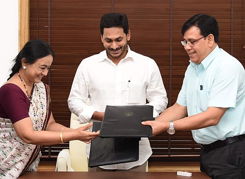 Andhra Pradesh CM Jagan Mohan Reddy with IIM Ahmedabad officials sign an MoU at CM’s camp office in Tadepalli on Thursday