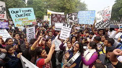 Students protesting against the hike of hostel and mess fees at JNU.(Photo | Shekhar Yadav, EPS)