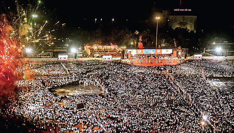Aerial view of Shivaji Park during the Maharashtra ministry swearing-in ceremony, in Mumbai, Thursday. Maharashtra CM Uddhav Thackeray offered prayers at the Siddhivinayak Temple after taking oath (Photo | PTI)