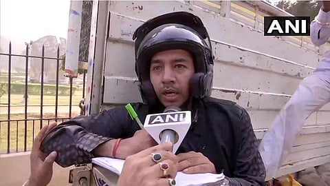 Bihar State Cooperative Marketing Union Limited are selling onions. (Photo | ANI)