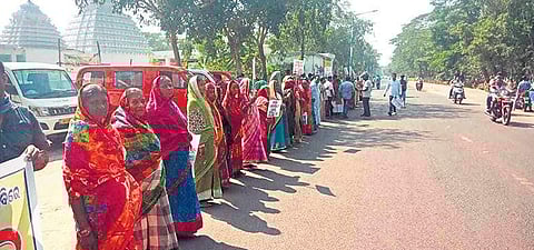 A part of the 18-km long human chain from Kujang to ADM office. (Photo | EPS)