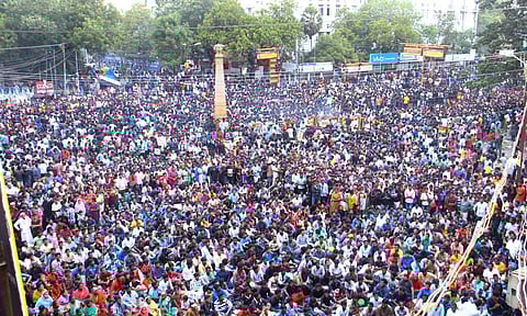A file image taken on 20/01/2017 - Students staging a protest urging to lift ban on Jallikattu in front of Tamukkam Ground at Madurai. (File Photo | EPS)