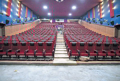 Siddlingeswara Theatre: Talkies of the town