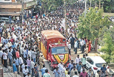 Large number of employees from the Revenue department attended the funeral of Abdullapurmet MRO Vijaya Reddy at Nagol in Hyderabad | vinay madapu