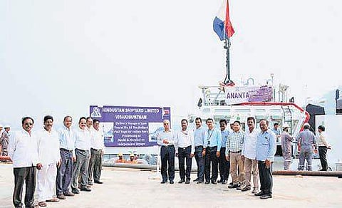 2 bollard pull tugs delivered to Navy