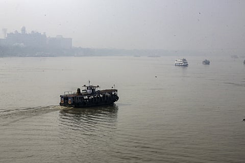 Passenger ferry services operate on Hooghly River amidst heavy smog in Kolkata, India, Thursday, Oct. 31, 2019. | (Photo | AP)
