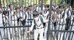 Students leave wearing masks as schools reopened. (Photo | EPS, Parveen Negi)