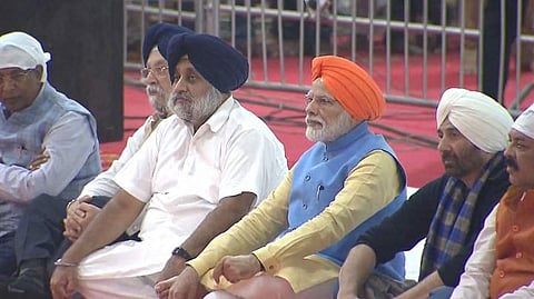 Prime Minister Narendra Modi with SAD chief Sukhbir Singh Badal and BJP actor Sunny Deol at Gurdwara Sri Ber Sahib in Sultanpur Lodhi Punjab Saturday Nov. 9 2019. | (Photo | PTI)