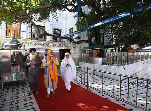 Modi spent nearly 20 minutes at the Gurdwara and listened to the 'kirtan'. | (Photo | Twitter)