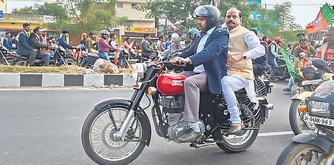 Jharkhand CM Raghubar Das during an election campaign ahead of the third phase of the Assembly elections at Khijari block near Ranchi on Tuesday | pti