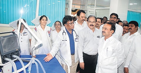 Health Minister Eatala Rajender inaugurates the RICU at the Chest Hospital in Erragadda. (Photo | Sathya Keerthi)