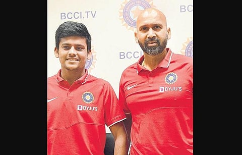 India U-19 skipper Priyam Garg (L) with coach Paras Mhambrey (Photo | Shriram BN, EPS)