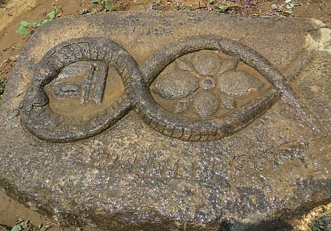 Stone engraving and sculptures found near Musiri in Tiruchy. (Photo | EPS)
