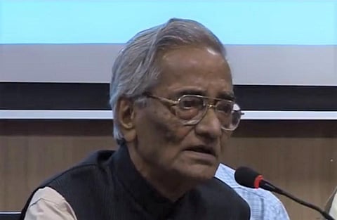 Mujtaba Hussain (Photo | Youtube screengrab)