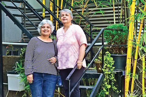 A hundred hands on deck